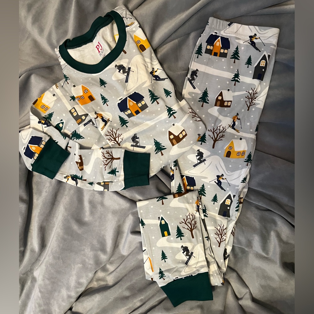 NWT Children’s Place- Children’s Winter 2 Piece Pajamas Size 14